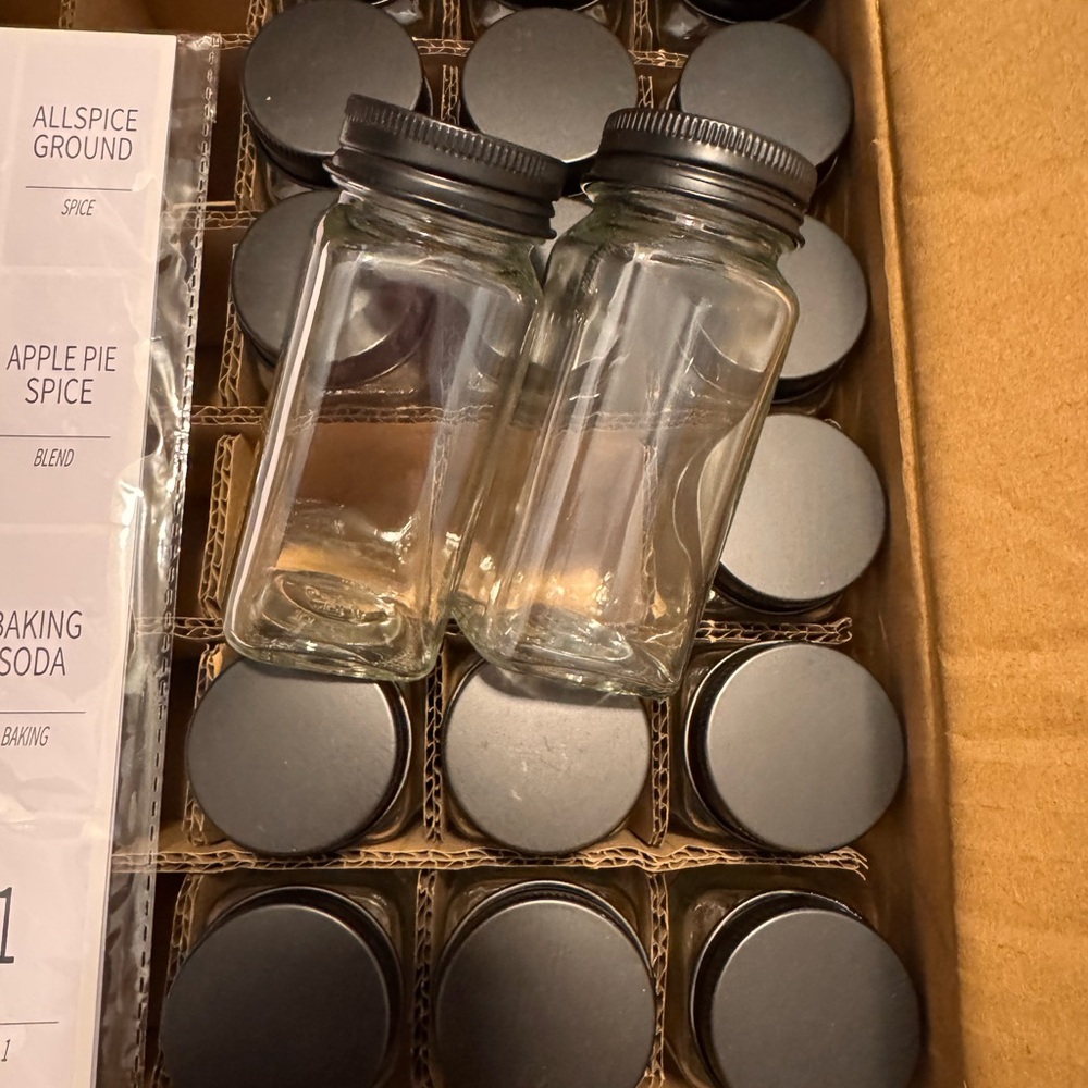 Clear Glass Spice Jar with Black Lid - Set of 18 - Picture 4 of 4